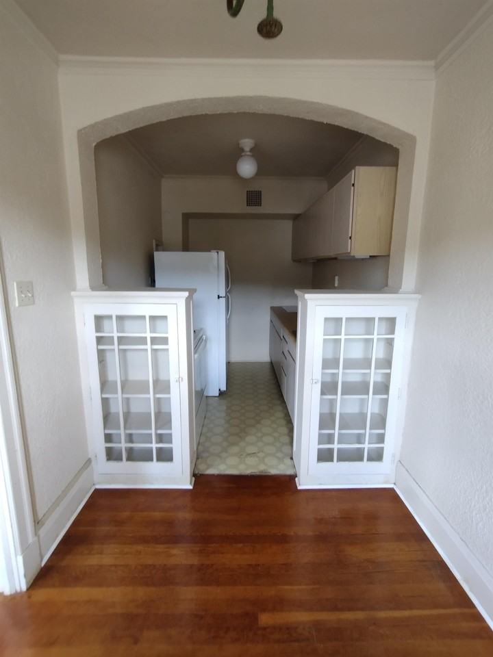 403 North 4th Street - Photo 3 of 6