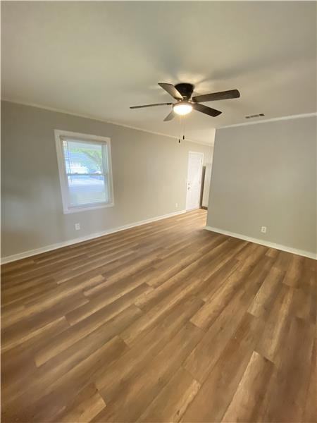 2331 Larkin Ave - Photo 2 of 9