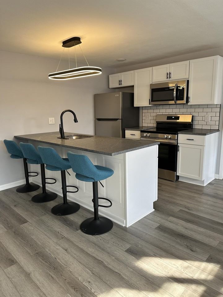 910 Teall Avenue - Photo 3 of 45