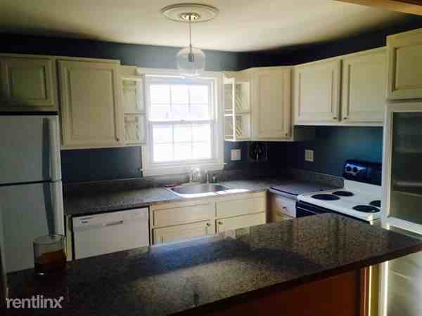 33 Grandview Dr #B - Photo 3 of 10