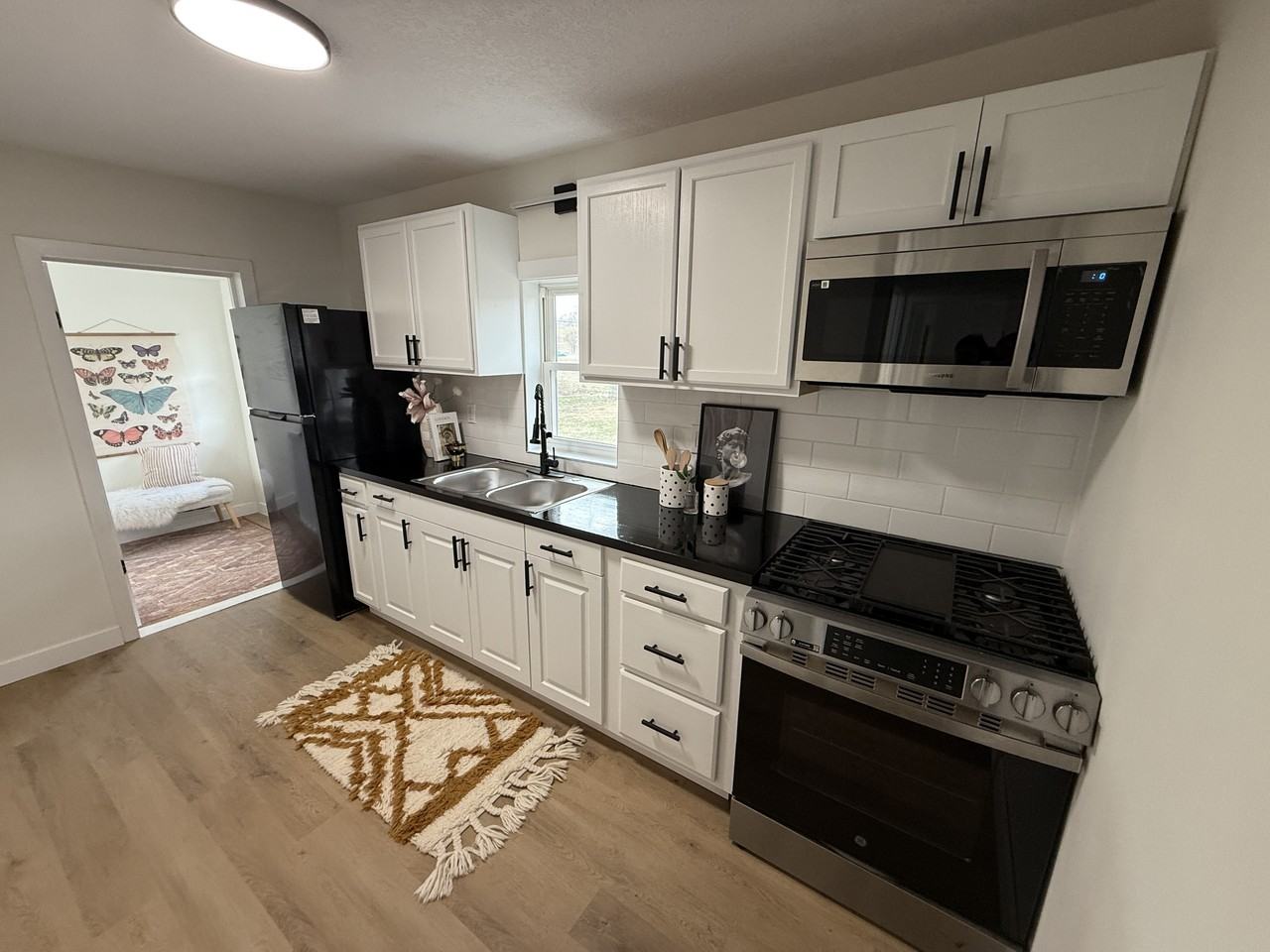 2208 Elizabeth Ave - Photo 5 of 16
