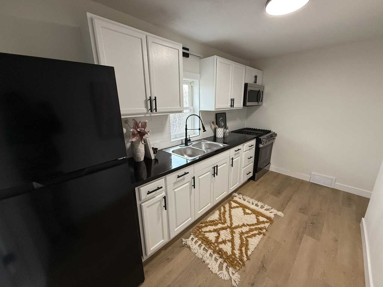 2208 Elizabeth Ave - Photo 6 of 16