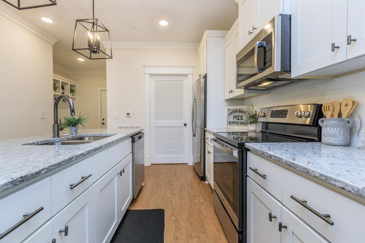 Southaven at Commonwealth - Photo 6 of 50