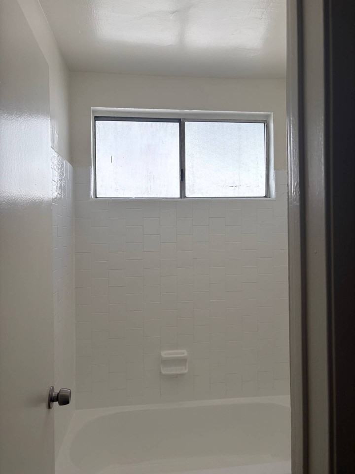 15537 Nordhoff St #18 - Photo 6 of 7