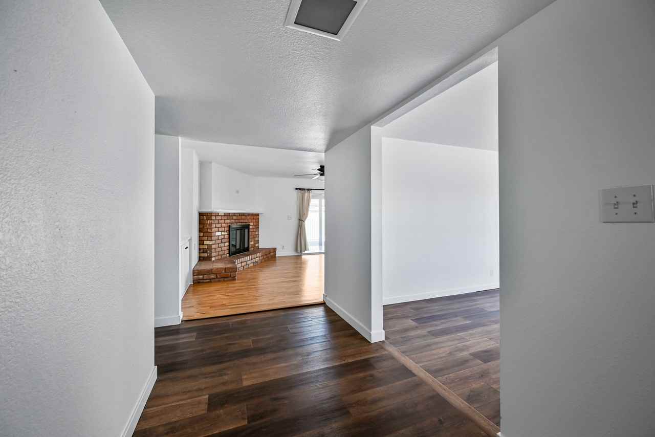 530 East Fairmont Drive - Photo 3 of 31