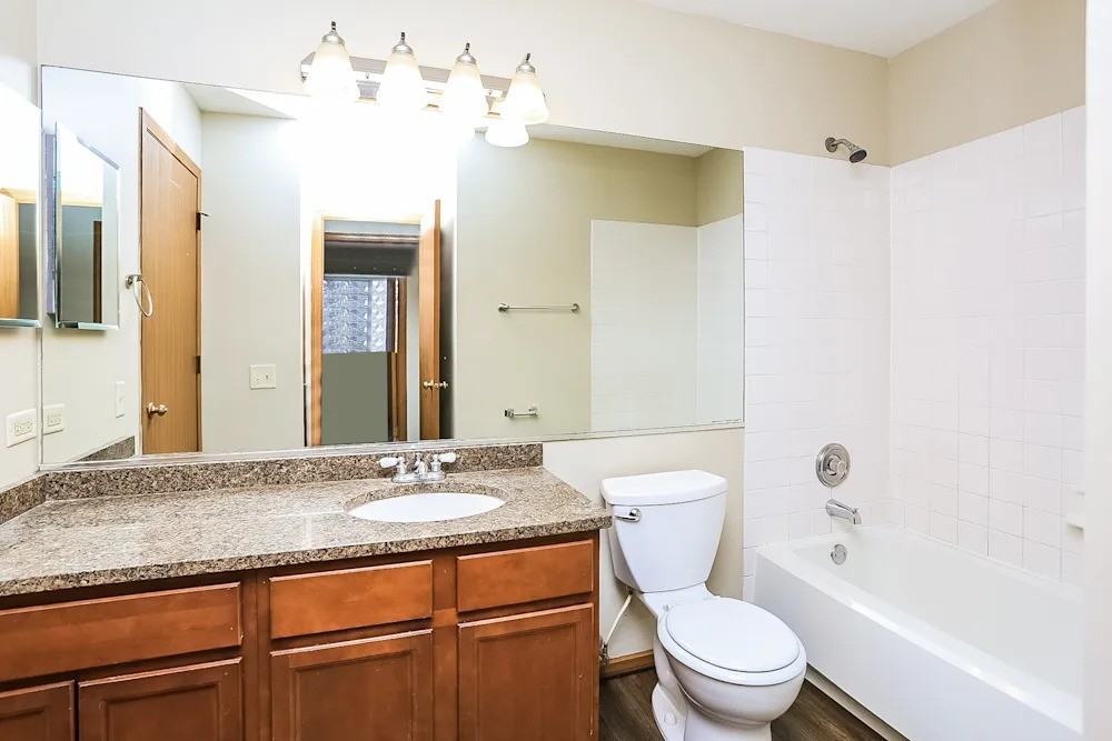 1103 Pin Oak Trl #NA - Photo 2 of 8