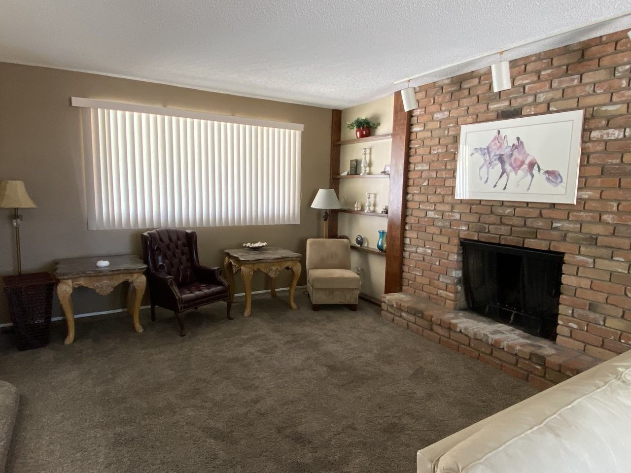 1043 E Loma Vista Dr #5 - Photo 3 of 18