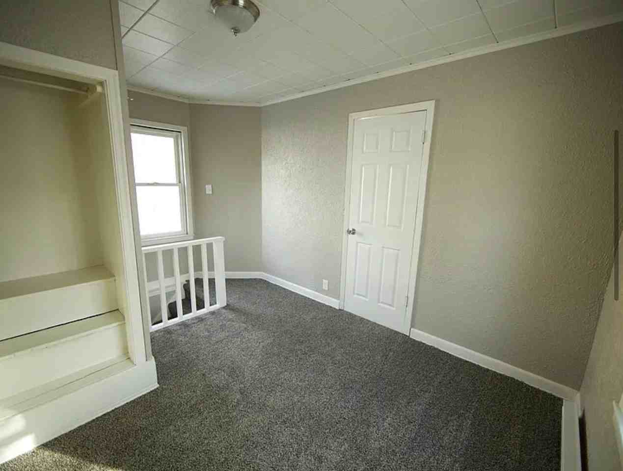 601 E 2nd Ave #4 - Photo 4 of 9