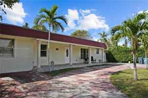 featured image of 19310 Nw 48th Ct