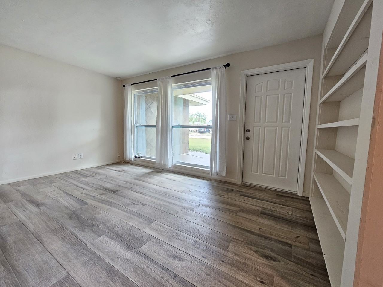 3823 Monica Pkwy #NA - Photo 2 of 30