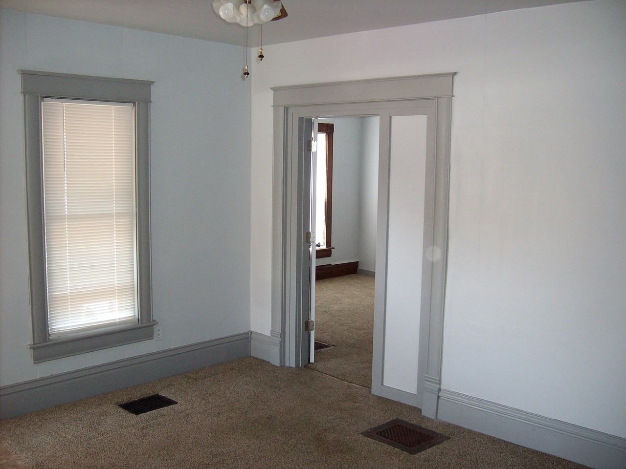 203 Dixon Ave #A - Photo 2 of 4