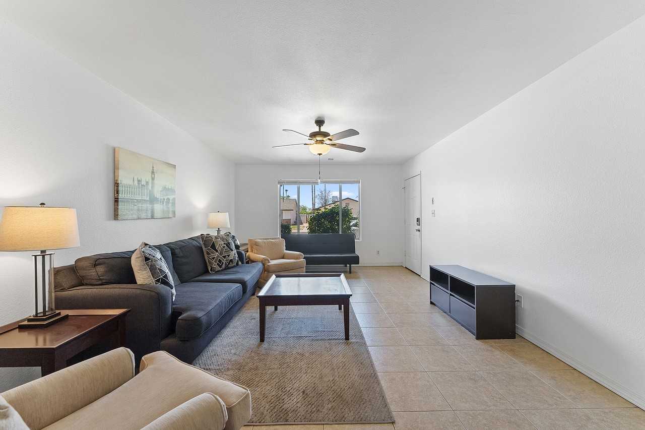 5409 S Hazelton Ln #1 - Photo 5 of 12