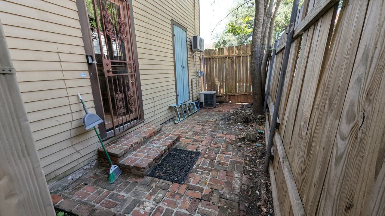 812C Frenchmen St #NA - Photo 2 of 14