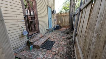 featured image of 812C Frenchmen St #NA