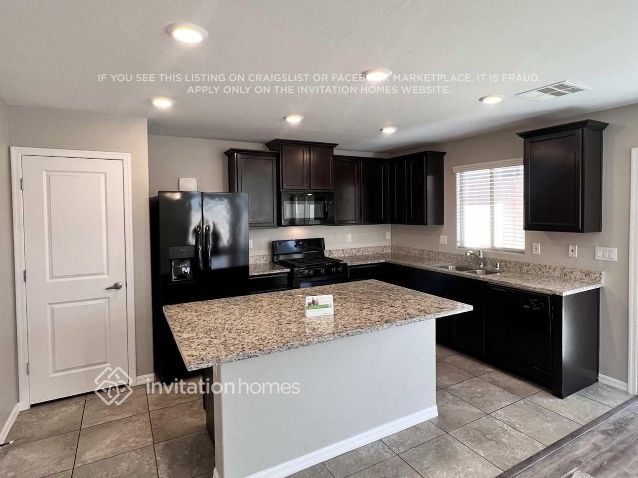 6185 Portland Treaty Ave - Photo 4 of 11