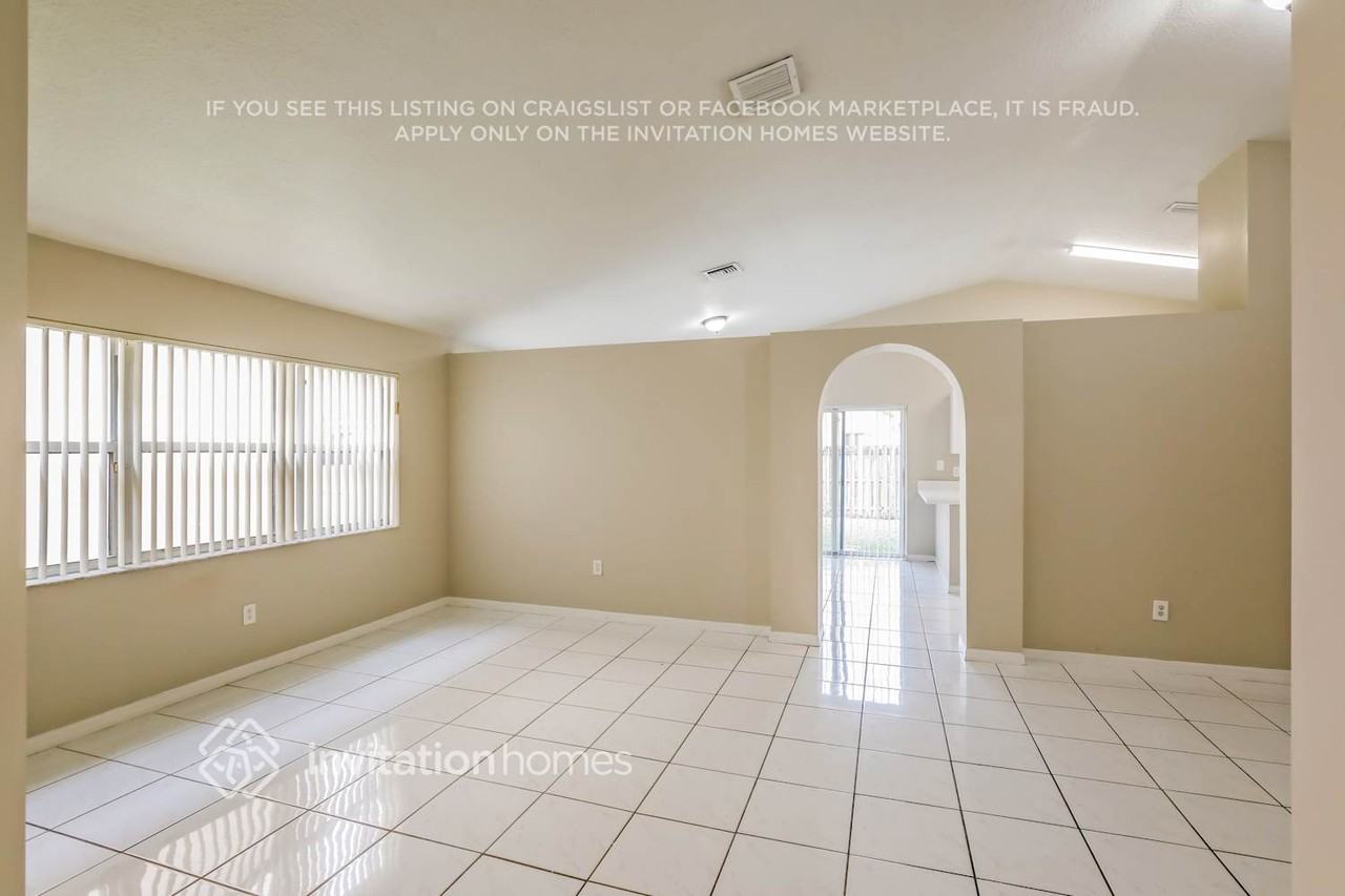 1365 Sw 106th Ave - Photo 4 of 17