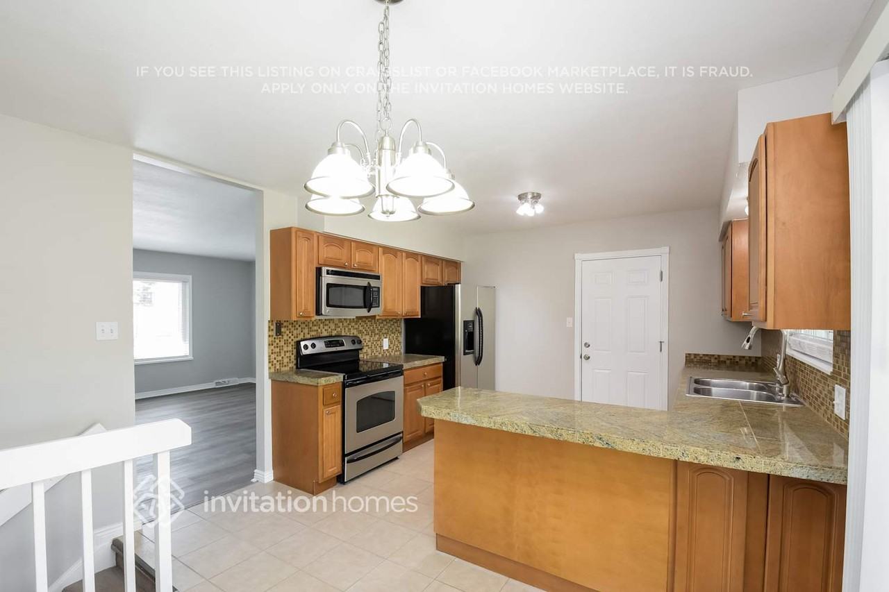9853 W 74th Way - Photo 4 of 15