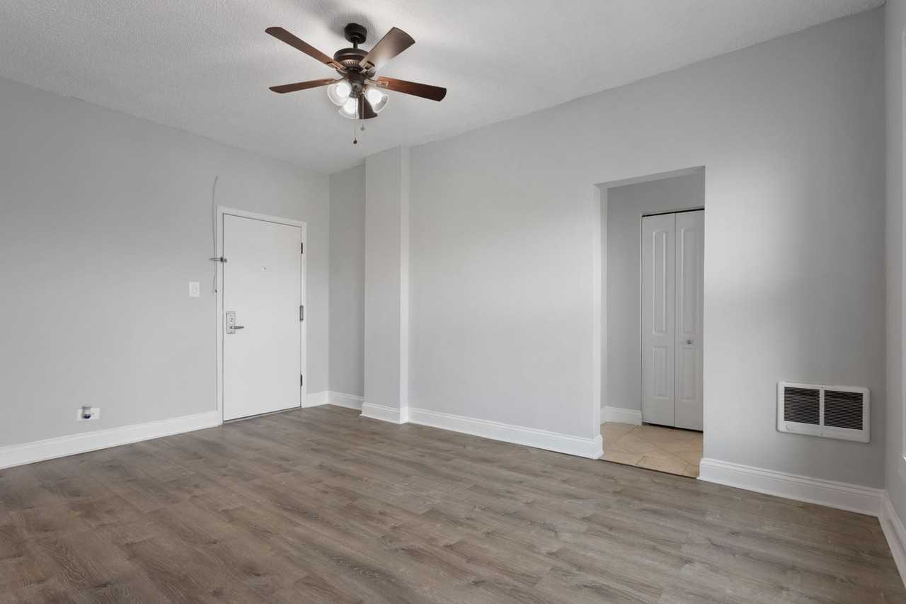 The Legacy HB at Clarendon Park - Photo 4 of 19