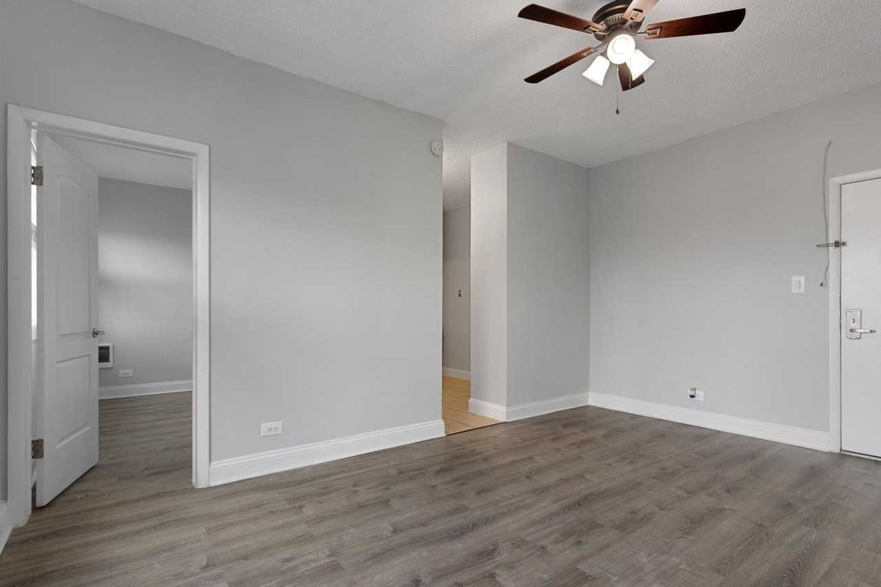 The Legacy HB at Clarendon Park - Photo 6 of 19