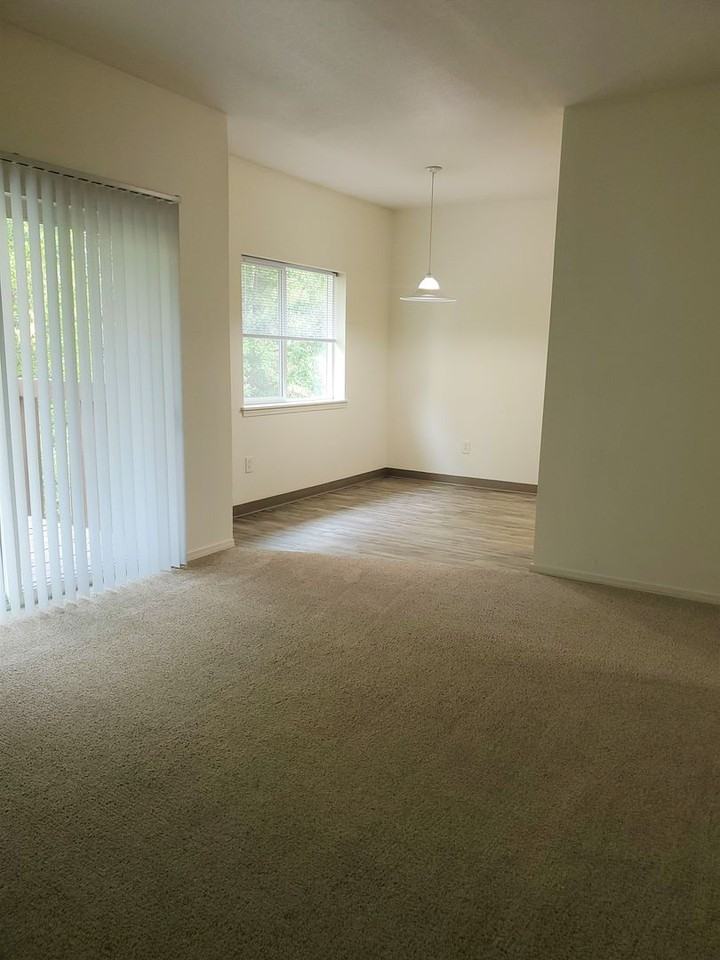 Aaron Ridge Apartments in Richland, WA with 1 or 2 Bedrooms, Pool, Fitness Center, A/C & More! - Photo 6 of 35