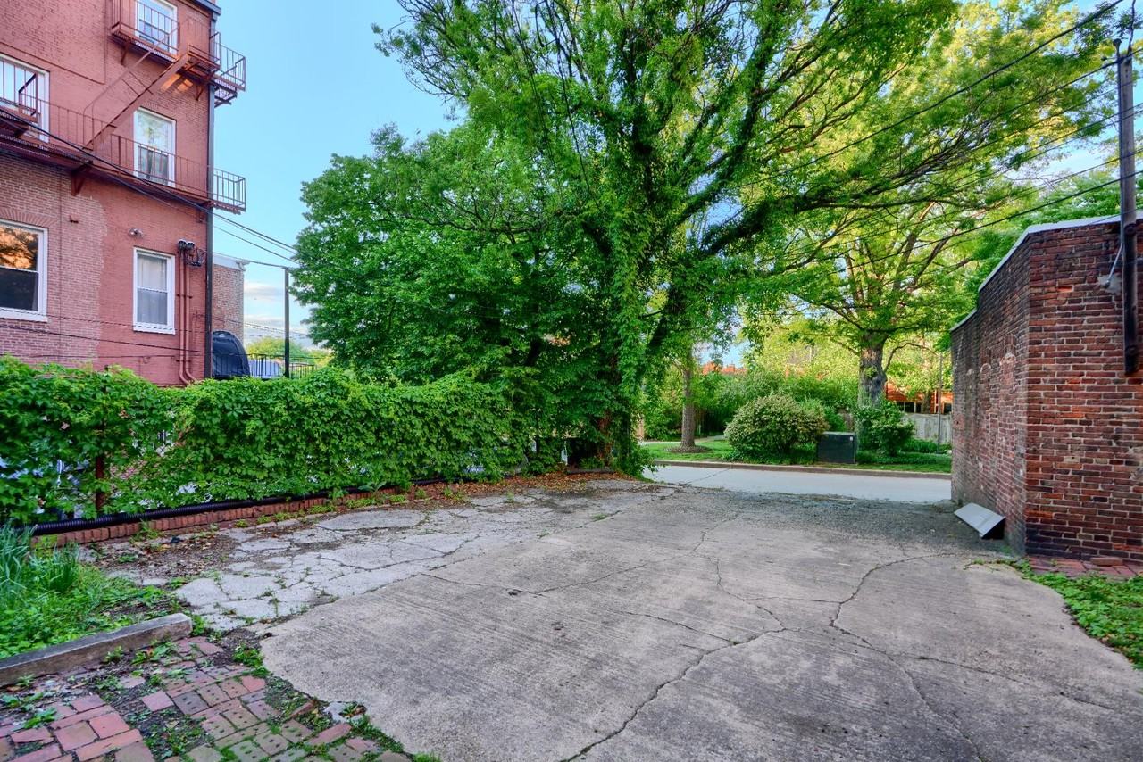 1317 Eutaw Place - Photo 7 of 8