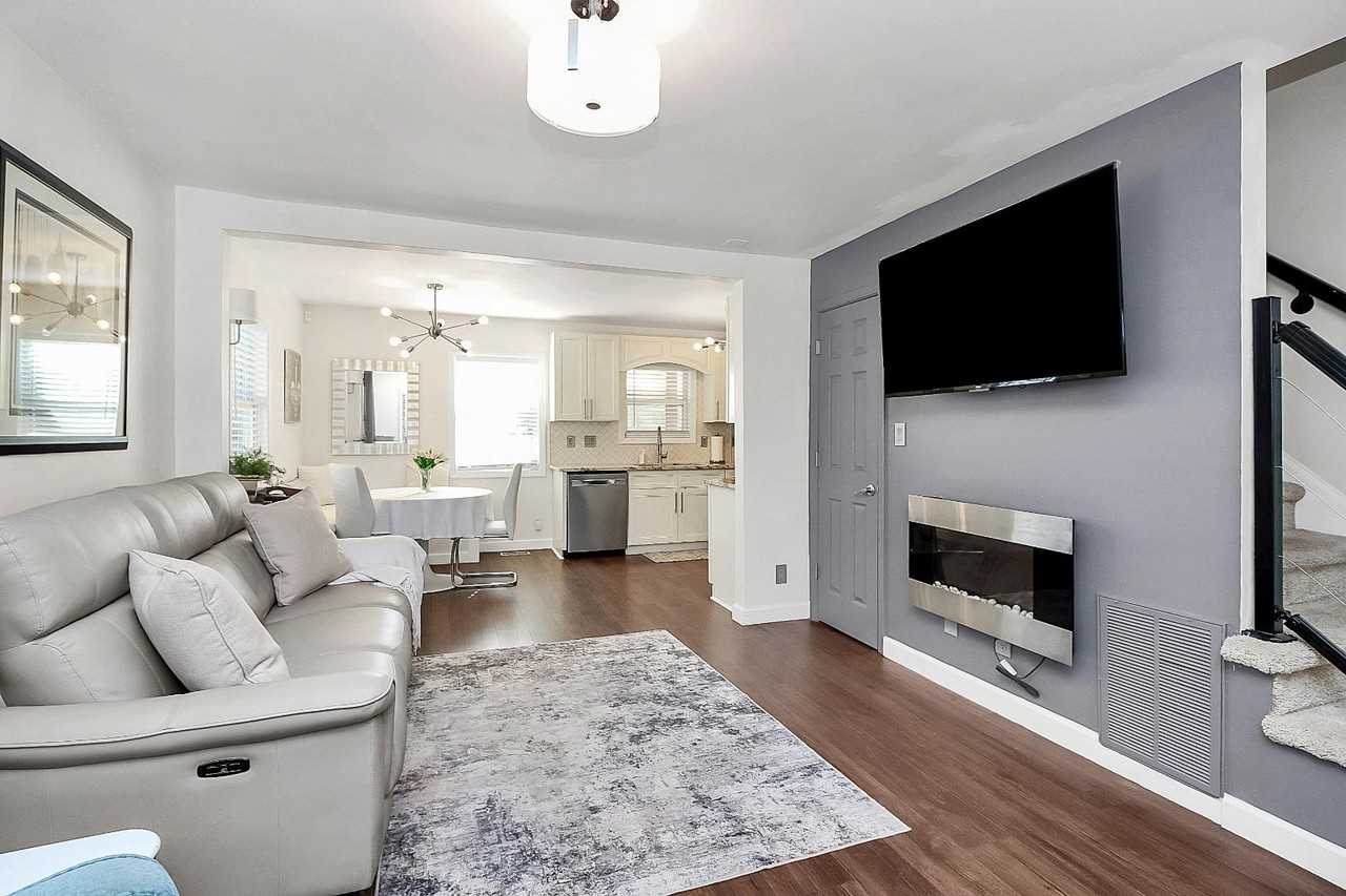 2016 Brewton Dr - Photo 2 of 20