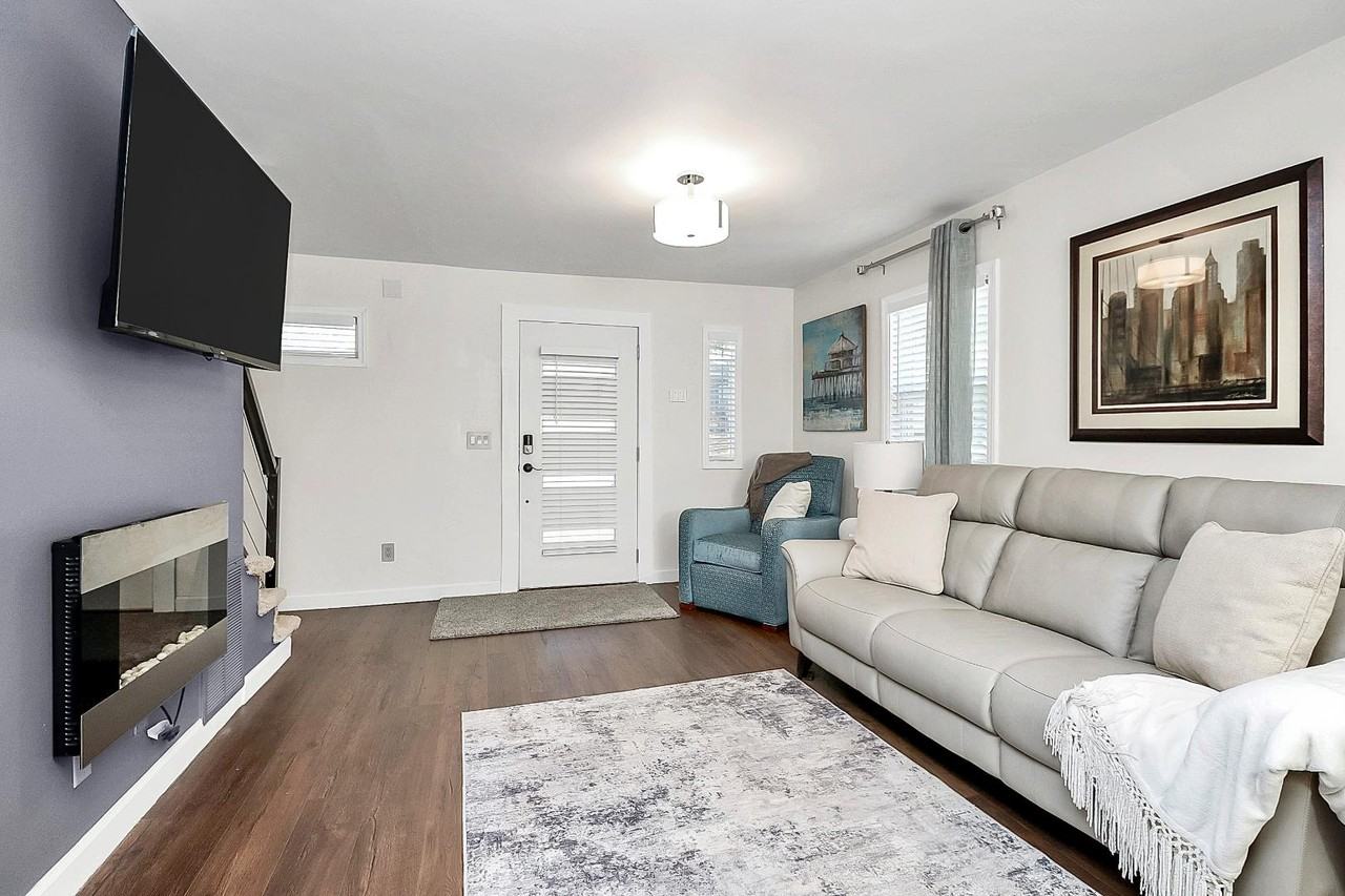 2016 Brewton Dr - Photo 6 of 20