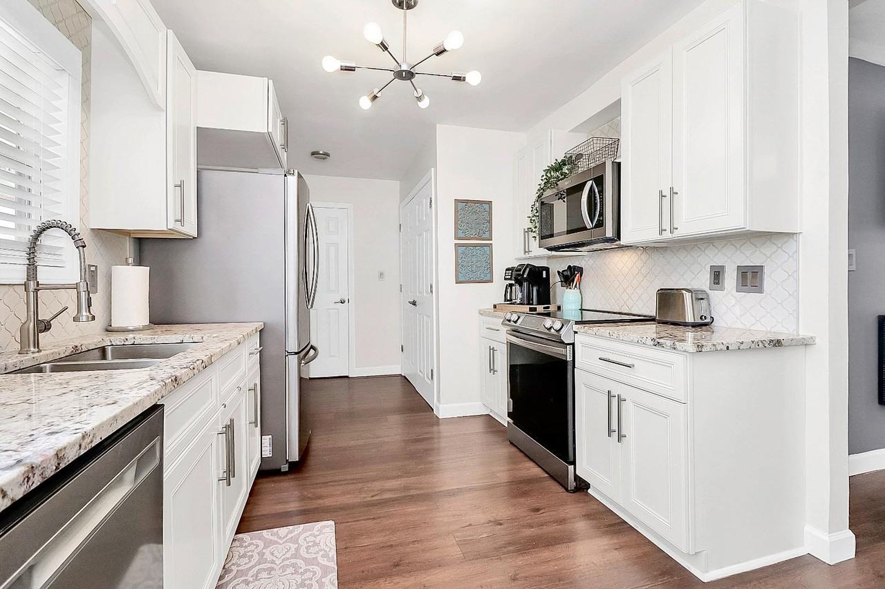 2016 Brewton Dr - Photo 3 of 20