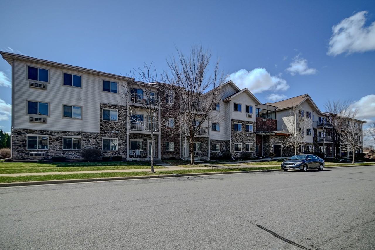 Fairhaven Court Apartments - Photo 2 of 35