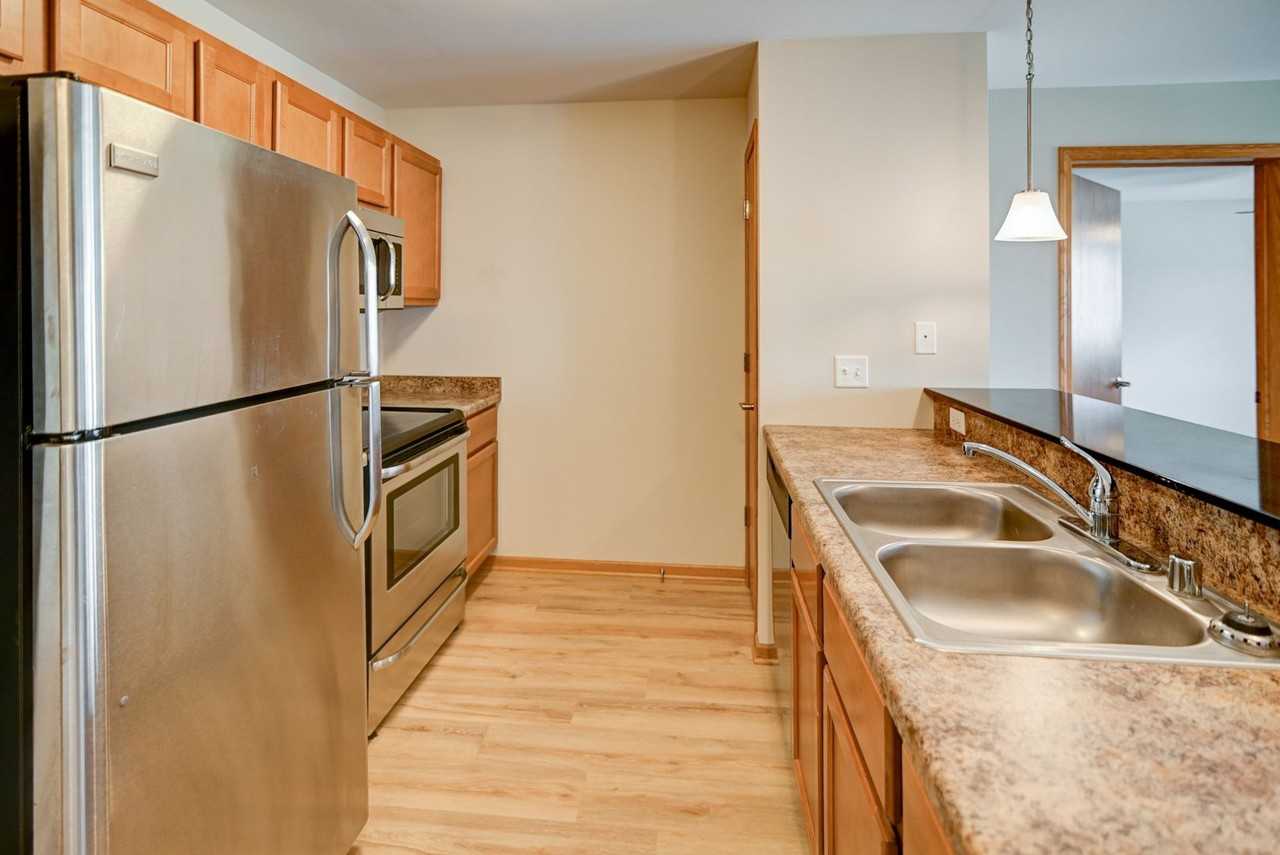 Fairhaven Court Apartments - Photo 4 of 35