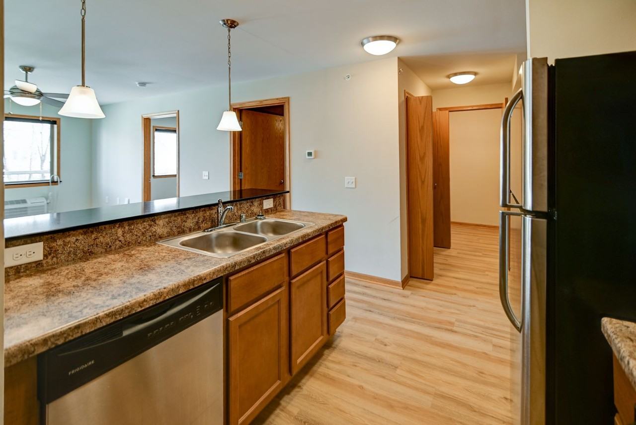 Fairhaven Court Apartments - Photo 5 of 35