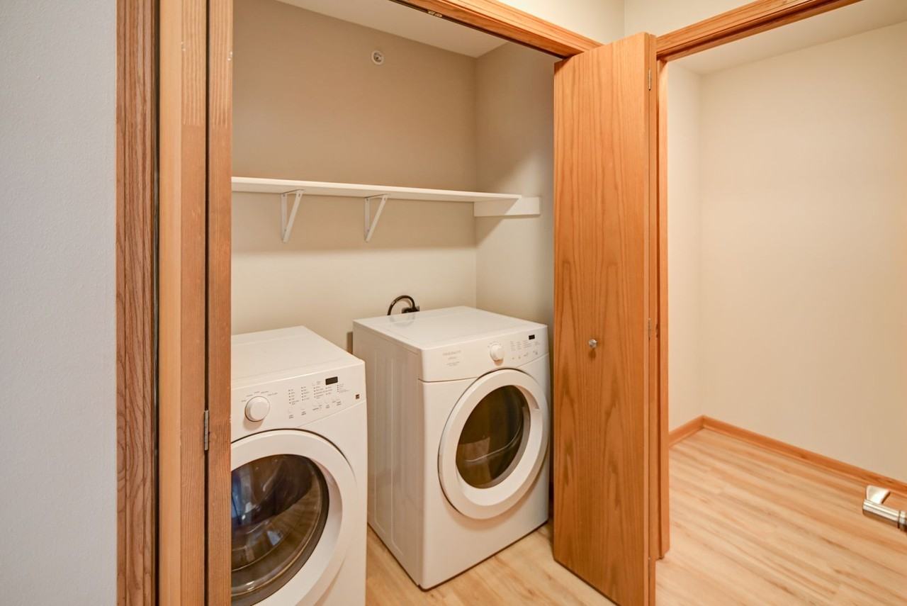 Fairhaven Court Apartments - Photo 6 of 35