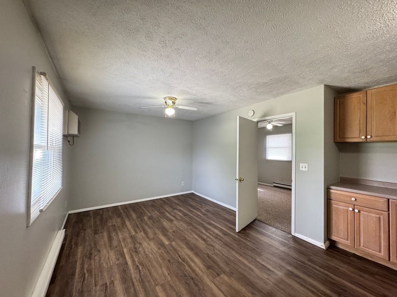 210 E Vernon Ave - Photo 2 of 6