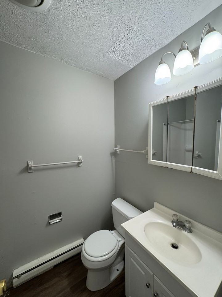 210 E Vernon Ave - Photo 6 of 6