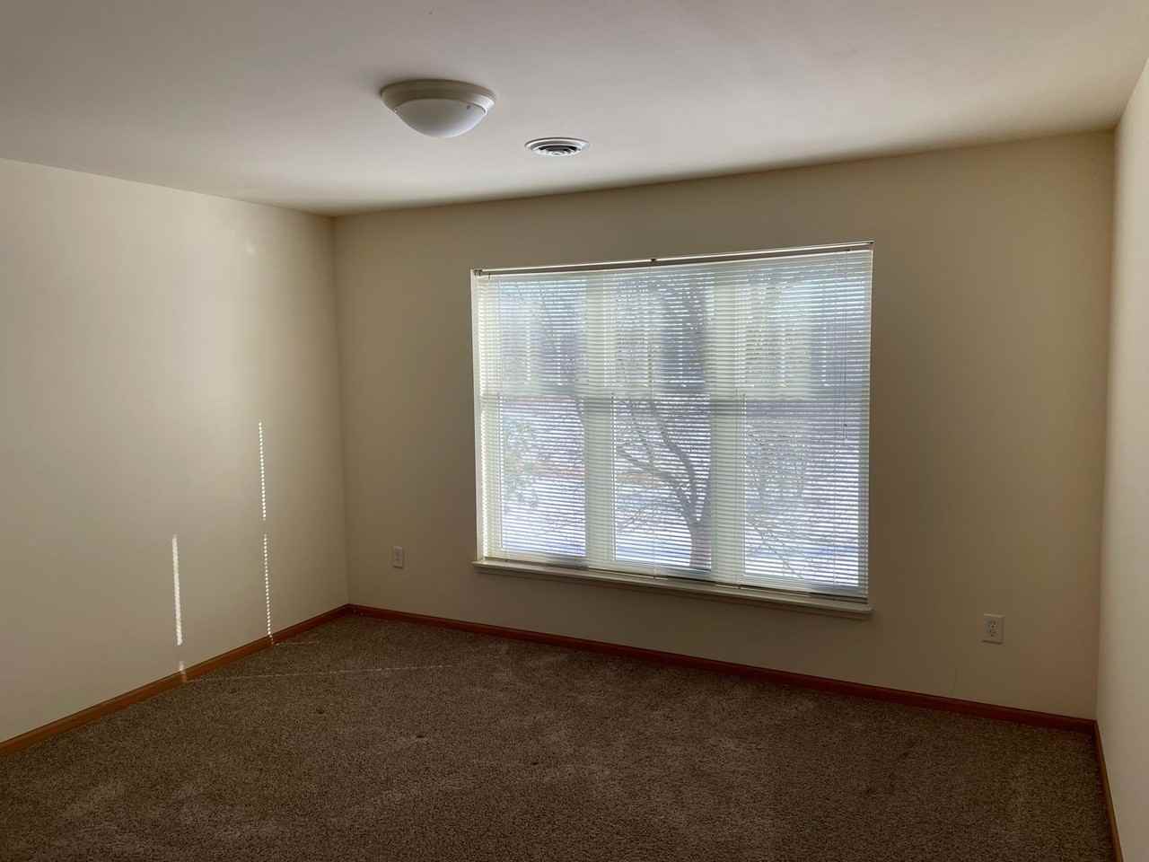 Door Creek Apartments - Photo 7 of 11