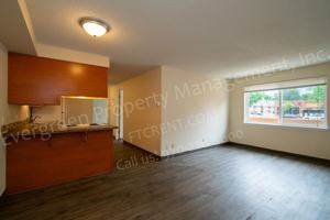 featured image of 113 W Myrtle St