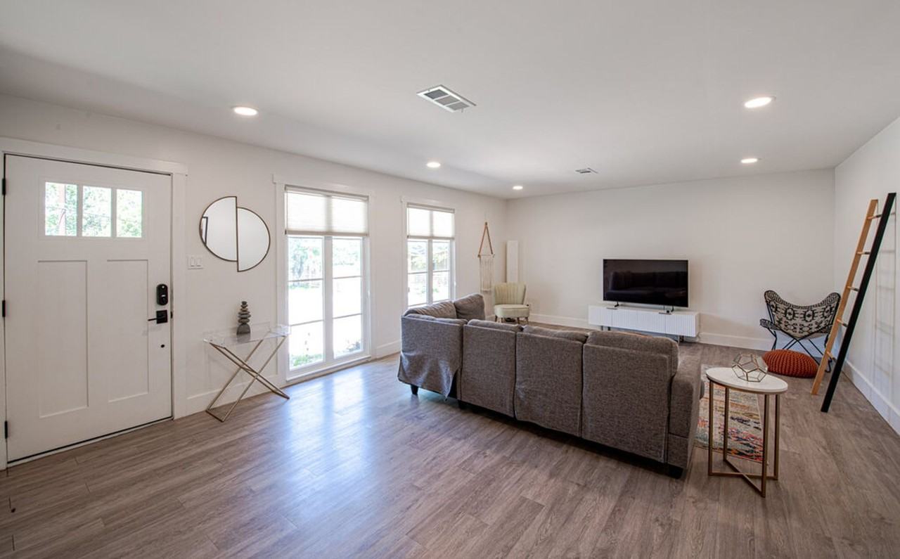 122 Havana St - Photo 3 of 21