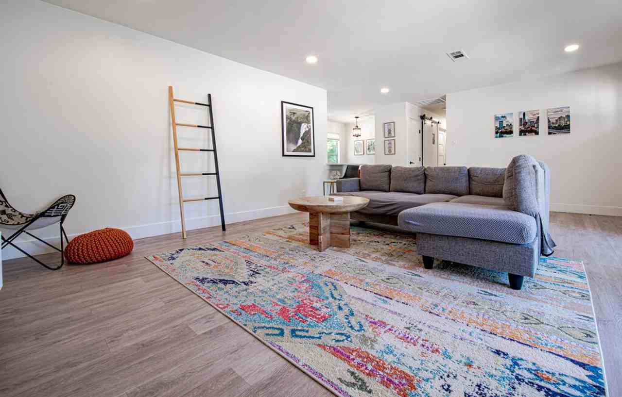 122 Havana St - Photo 6 of 21