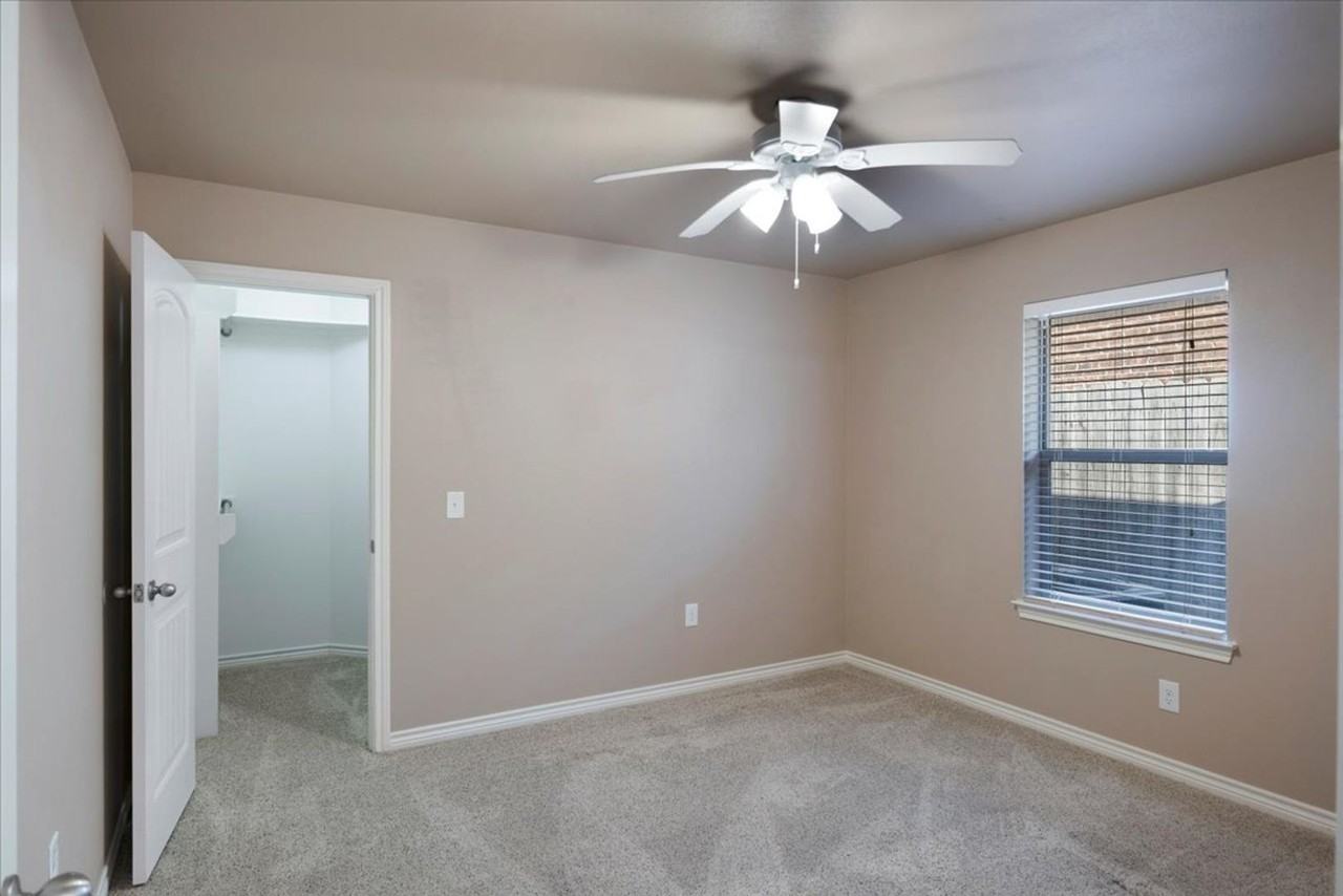 4037 Stonebridge Dr - Photo 3 of 22