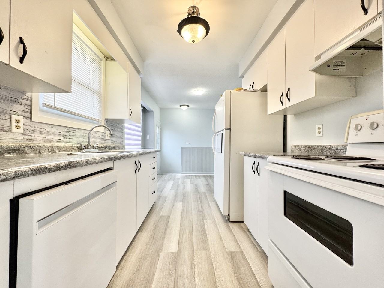 37 Mayfair Dr #1 - Photo 3 of 25