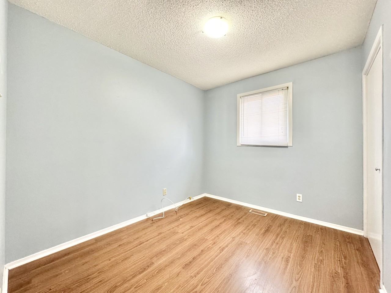 37 Mayfair Dr #1 - Photo 7 of 25
