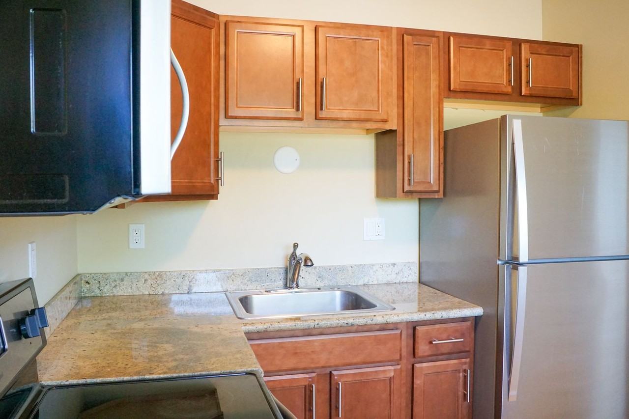 7540 N Ida Ave - Photo 3 of 12