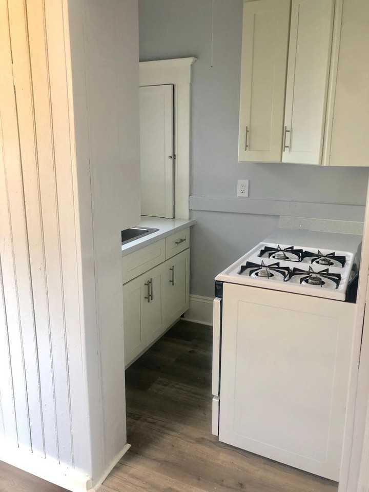 2327-2333 Dwight Way - Photo 4 of 10