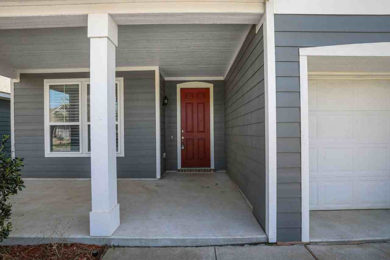 9232 Blackstone Dr - Photo 3 of 43