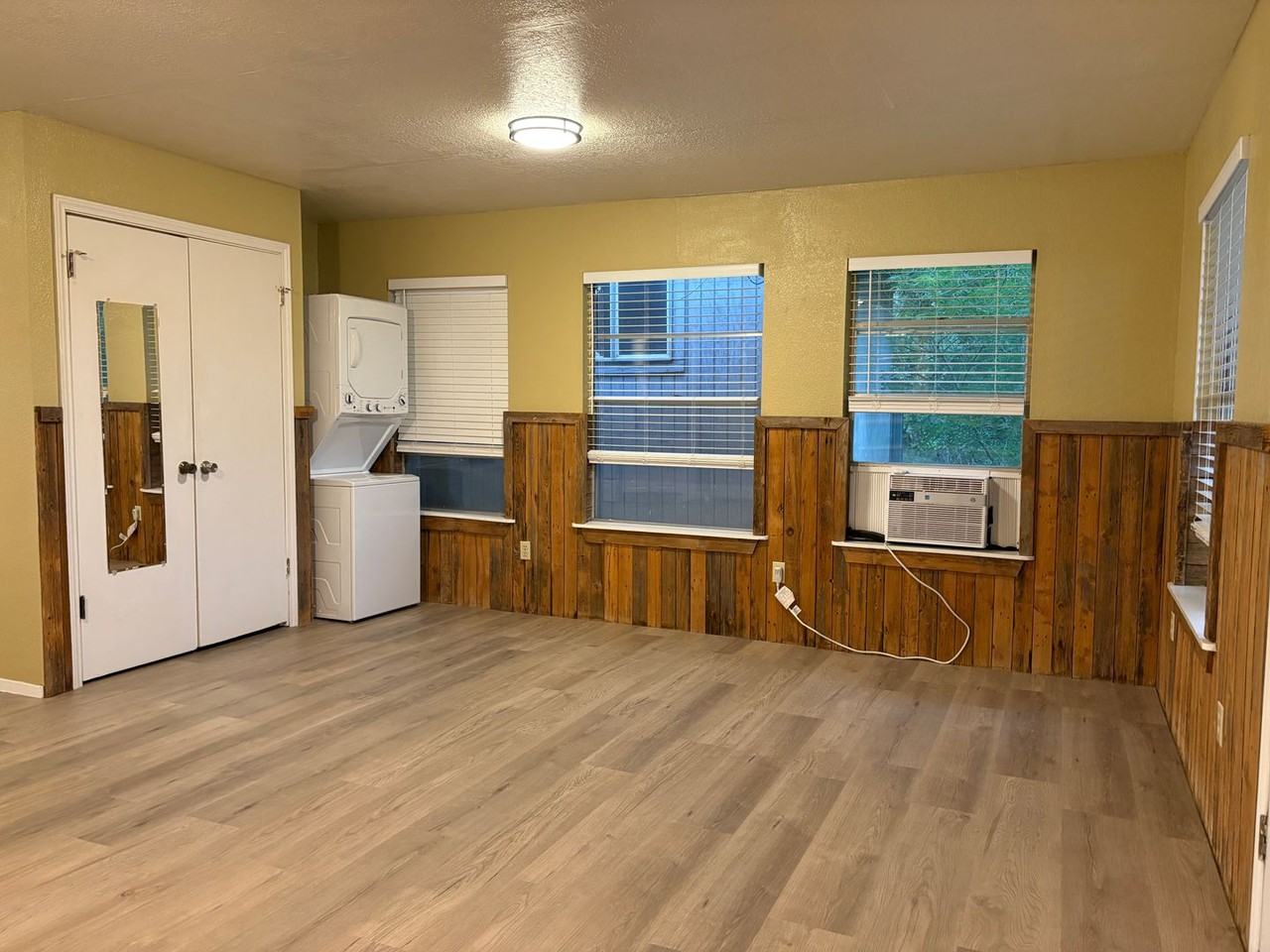 163 Oakridge Trl - Photo 5 of 8