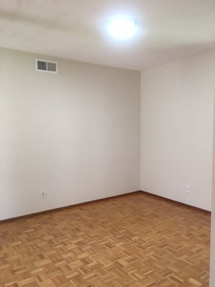 1230 Van Dyck Dr - Photo 3 of 16