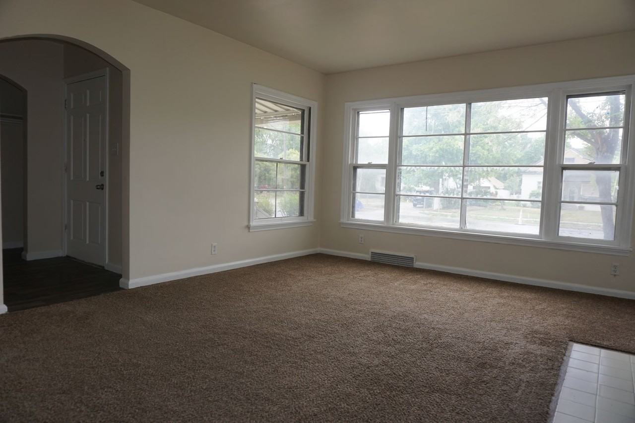 7996 S Main St - Photo 2 of 23