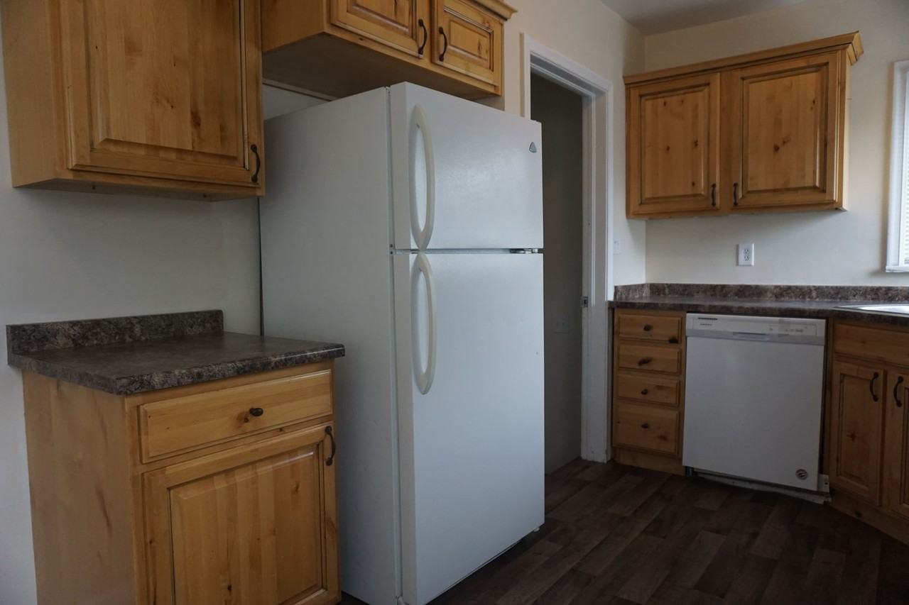 7996 S Main St - Photo 4 of 23