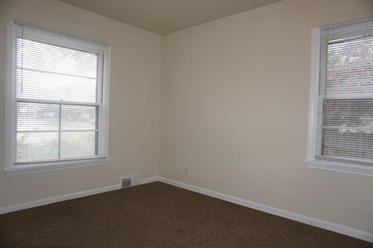 7996 S Main St - Photo 7 of 23