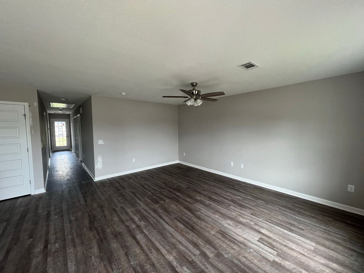 7054 White Pine Ave - Photo 3 of 14